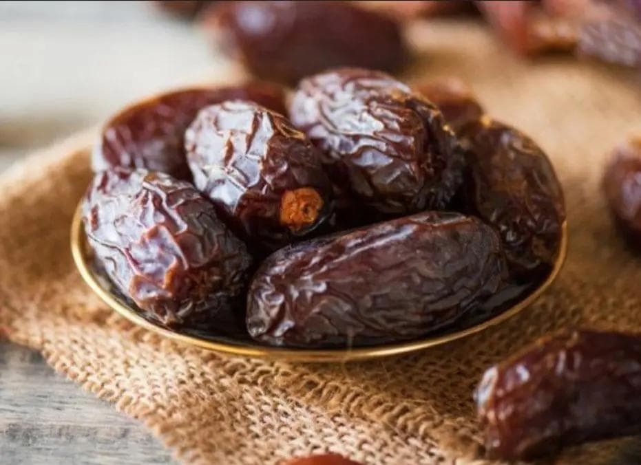 التمر المجدول: ملك التمور وفوائده الصحية وقيمته الغذائية